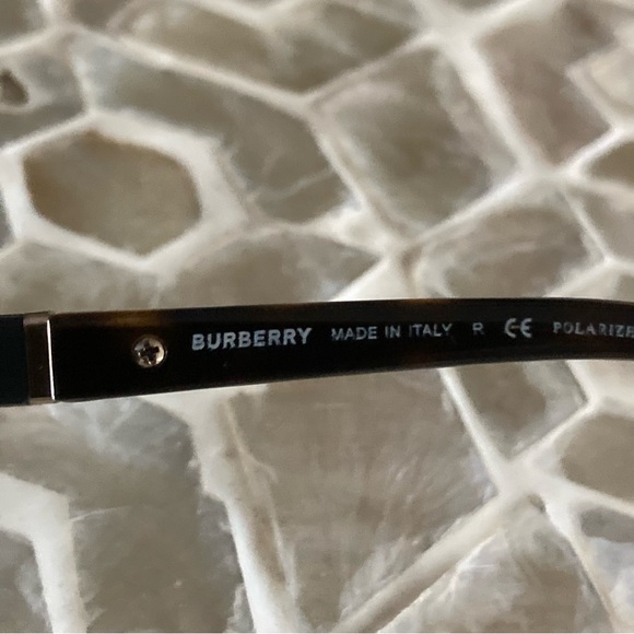 Burberry (BE3080 1145T5) limited edition unisex sunglasses - Picture 4 of 10